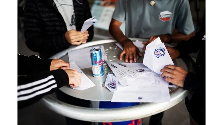 La competencia de avioncitos de papel busca representantes en el norte