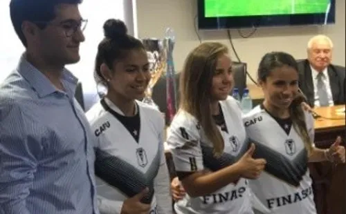 Presentación de jugadoras profesionales