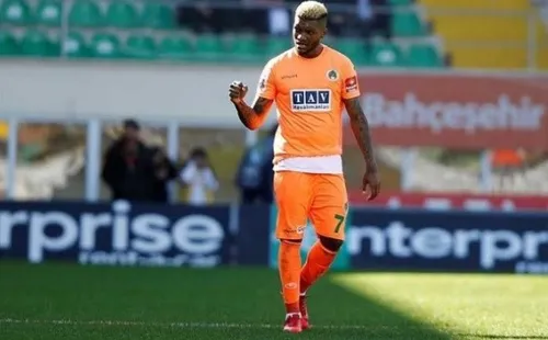 Fernandeslleva 6 goles en el fútbol turco