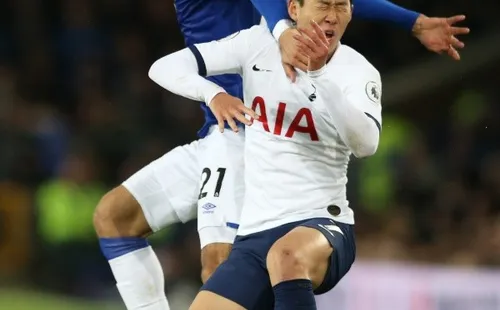 Codazo de Gomes a Son