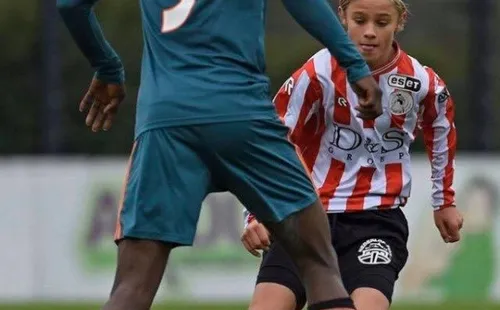 Enorme diferencia de estatura en la categoría Sub 15 de Holanda