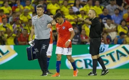 Alexis se fue lesionado del amistoso ante Colombia