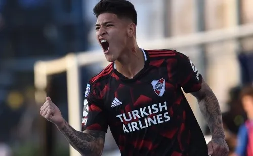 Carrascal juega en el River de Gallardo