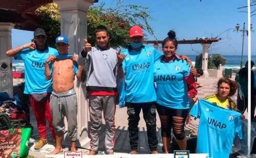 Personal del club les regaló la camiseta del primer equipo