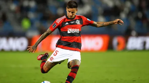 Erick Pulgar ratificó su gran momento en el Flamengo con un partidazo ante Racing.