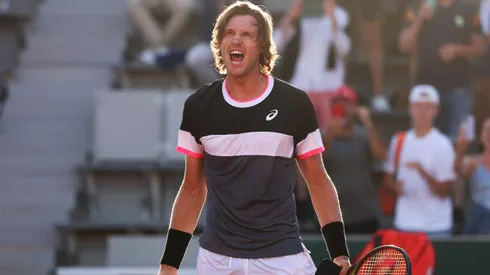 Jarry avanzó a tercera ronda en el Abierto de Francia.