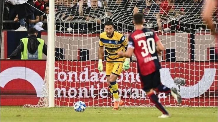 El legendario portero italiano salió lesionado y el Parma hipotecó una buena ventaja por el sueño de ascender a la Serie A.