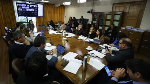 La Comisión de Economía de la Cámara de Diputados aprueba idea de legislar sobre proyecto de plataformas de apuestas en línea.