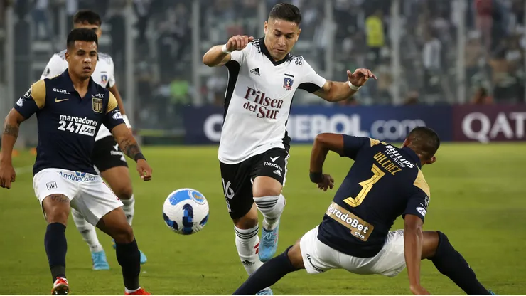 Óscar Opazo sumó sus primeros minutos en amistoso de Colo Colo este sábado.