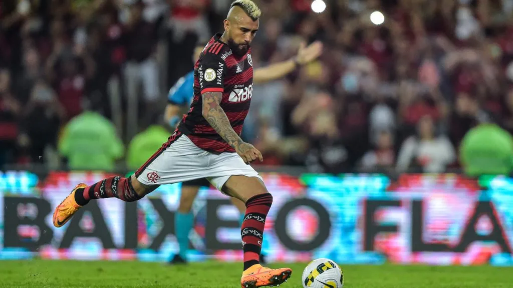 Arturo Vidal no seguirá en el Flamengo y todo apunta a su llegada a la MLS, donde Lionel Messi lo espera. Foto: Getty Images