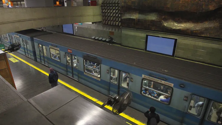 Metro de Santiago anuncia que L4 vuelve a operar con normalidad.