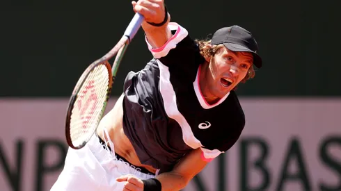 Nicolás Jarry batió a Hugo Dellien en su debut y avanzó a segunda ronda de Roland Garros.
