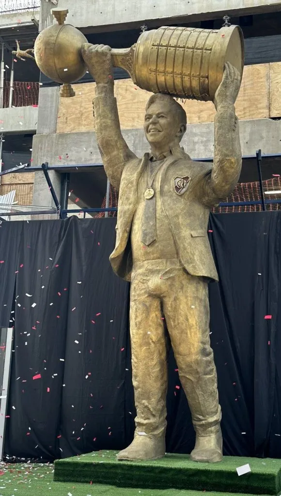 La estatua con que River Plate homenajeó a Marcelo Gallardo. | Foto: Archivo.