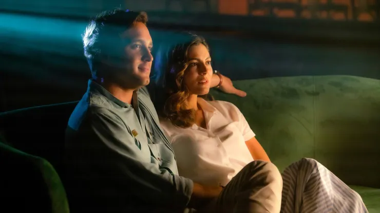¿Cuál es la película romántica que protagoniza Monica Barbaro?