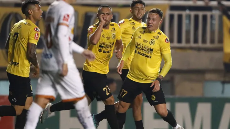 San Luis retomó la punta tras vencer con dos penales a Cobreloa en Quillota.