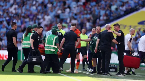 El capitán del Luton Town, Tom Lockyer, se desvaneció en pleno partido por la final del playoff de ascenso a la Premier League de Inglaterra.