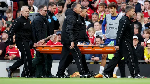 Antony lesionado: sale en camilla entre lágrimas.