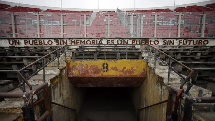 Recorrido al monumento historico Estadio Nacional.