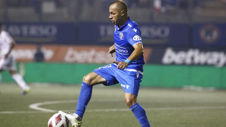Marcelo Díaz sigue dando que hablar en Audax Italiano y los hinchas de la U lo piden de regreso. Foto: Photosport.