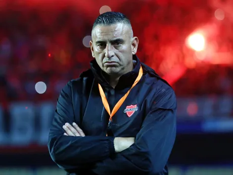 Jaime García golpea la mesa ante los dirigentes de Ñublense