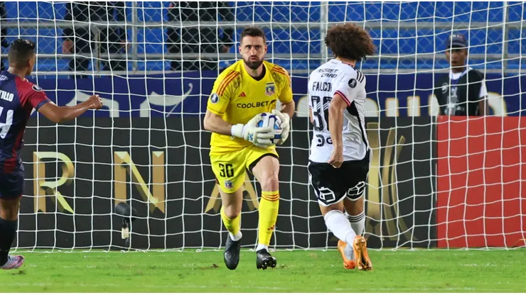 De Paul vio la roja tras el grosero error de Falcón en defensa.