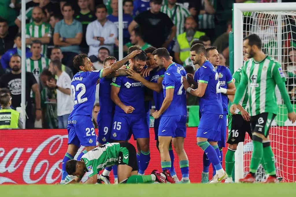 Getafe sumó tres puntos de oro y escapó de la zona de descenso a costa del Betis. Foto: Getty Images.