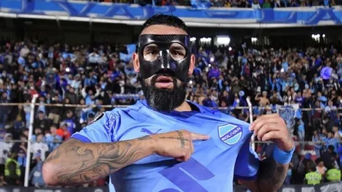 Ronnie Fernández festejó así el histórico gol que anotó con el Bolívar en la Copa Libertadores.