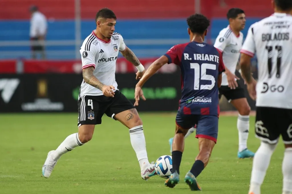 Alan Saldivia en acción durante el empate 1-1 entre Monagas y Colo Colo. (Comunicaciones Colo Colo).