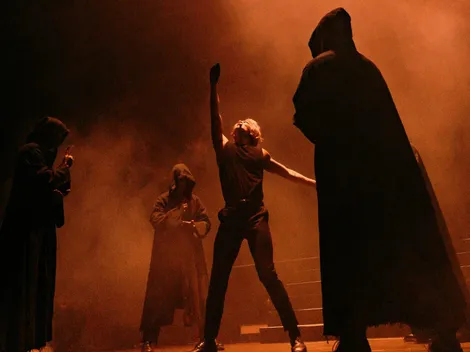 Con risas, baile y canto fue el concierto de Jackson Wang en Chile