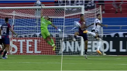 Casi golón de taquito-medio escorpión de Colo Colo en Copa Liertadores.