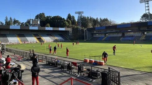Flamengo entrenó en el estadio CAP previo al duelo con Ñublense. Foto: Thayuan Leiras, Twitter.