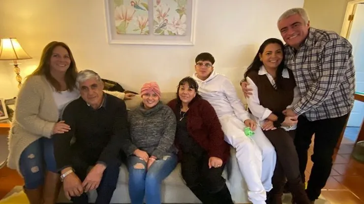 Mauricio Flores comparte una emotiva foto familiar junto a su hija