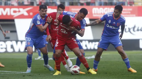 Nery Domínguez tiene contrato hasta final de año en Universidad de Chile.