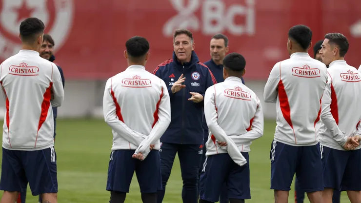 Eduardo Berizzo planea otros dos microciclos antes de la fecha FIFA.