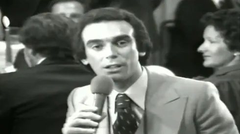 César Antonio Santis.