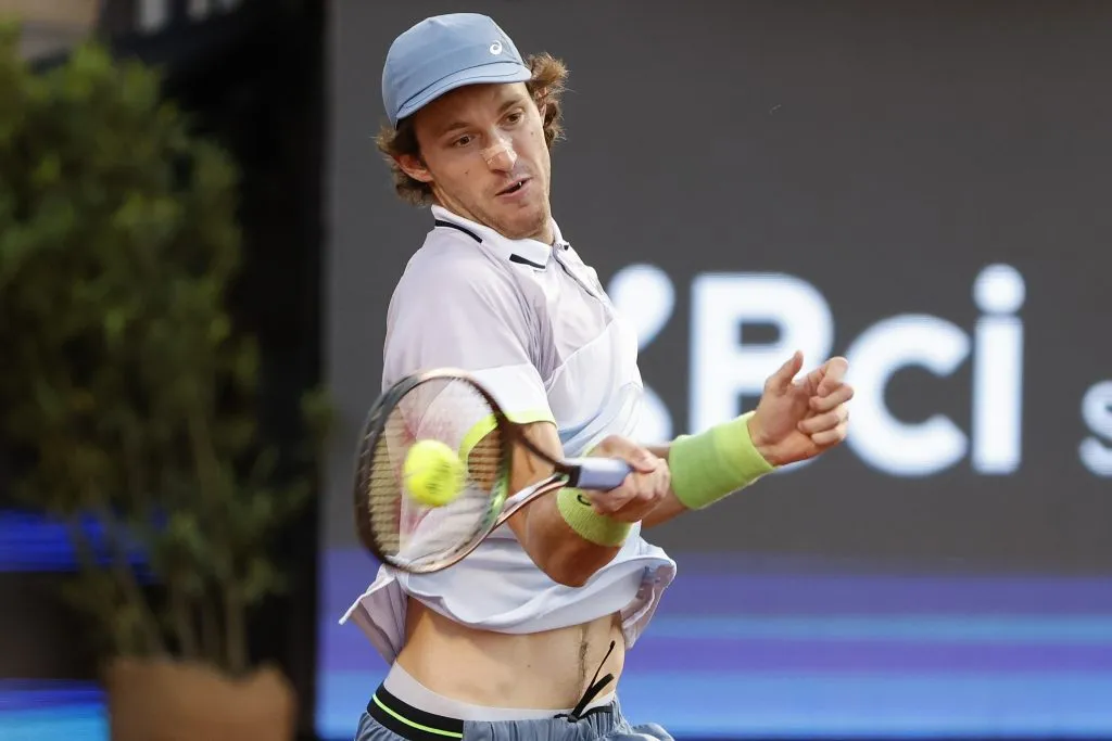 Nicolás Jarry debutó de manera positiva en Ginebra (Photosport)