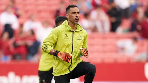 Claudio Bravo fue figura ante Sevilla en el derby