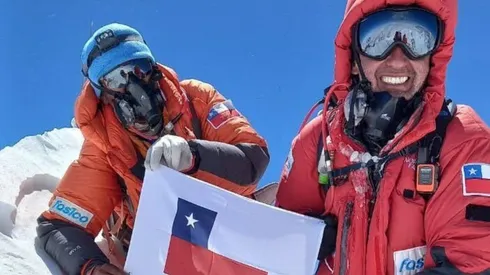 Hernán Leal Barrientos en la cima del Makalu.
