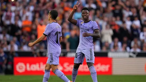 Un dos le hizo Vinicius Junior a la barra del valencia, en alusión a lo cerca que están de los puestos de Segunda División.