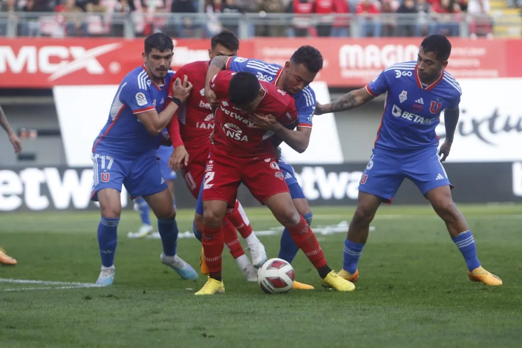 Universidad de Chile tenía la posibilidad de encumbrarse entre los tres primeros lugares, pero enredó puntos ante un complicado Ñublense |&nbsp;Photosport