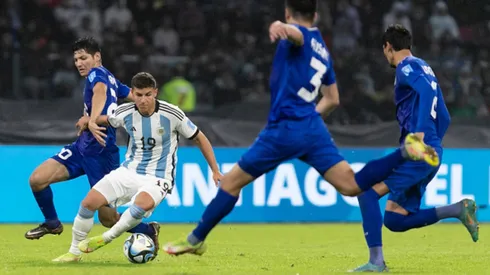 Argentina comenzó con el pie derecho en el Mundial cuya sede ganó gracias a la baja de Indonesia | Foto: Gaspafotos/MB Media/Getty Images