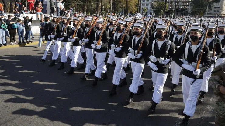 a qué hora y dónde ver los desfiles del domingo 21 de mayo
