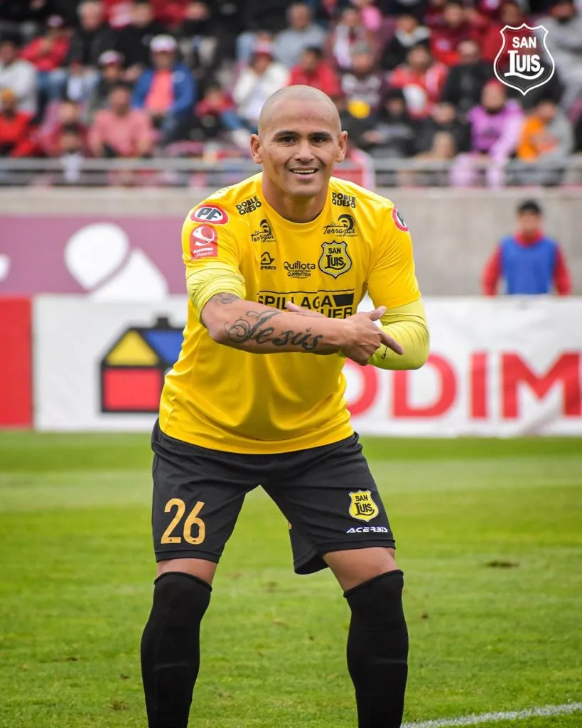 Chupete celebró la conquista ante su ex equipo, aunque primero se disculpó | Twitter: San Luis de Quillota.