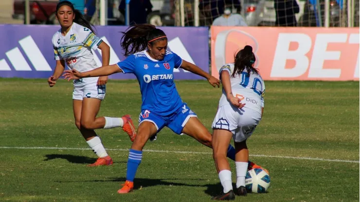 Llanka Groff anotó dos goles en el partido ante Deportes Antofagasta.
