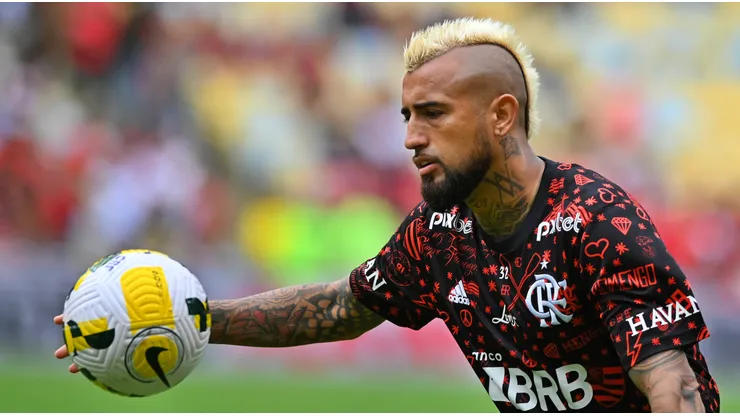 Arturo Vidal no recibió muy buenos deseos por parte de los hinchas del Flamengo