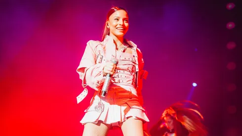 Emilia destacó con bailes, mucho perreo y grandes hits en el Movistar Arena.