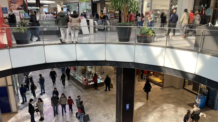 Horario de mall por fiestas patrias.
