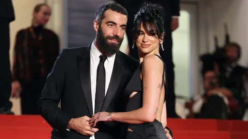 La ganadora del Grammy se lució en la Alfombra Roja del Festival de cine