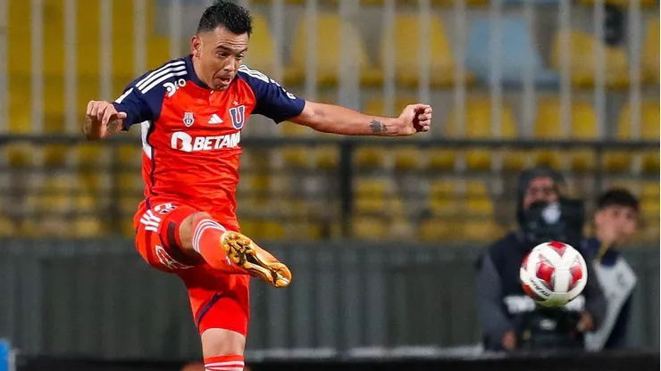 Nery Domínguez de central será sólo una de las novedades en el fondo. Foto: Comunicaciones U de Chile.