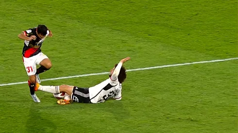 Maximiliano Falcón se fue expulsado por esta acción en el Colo Colo vs. Curicó Unido.